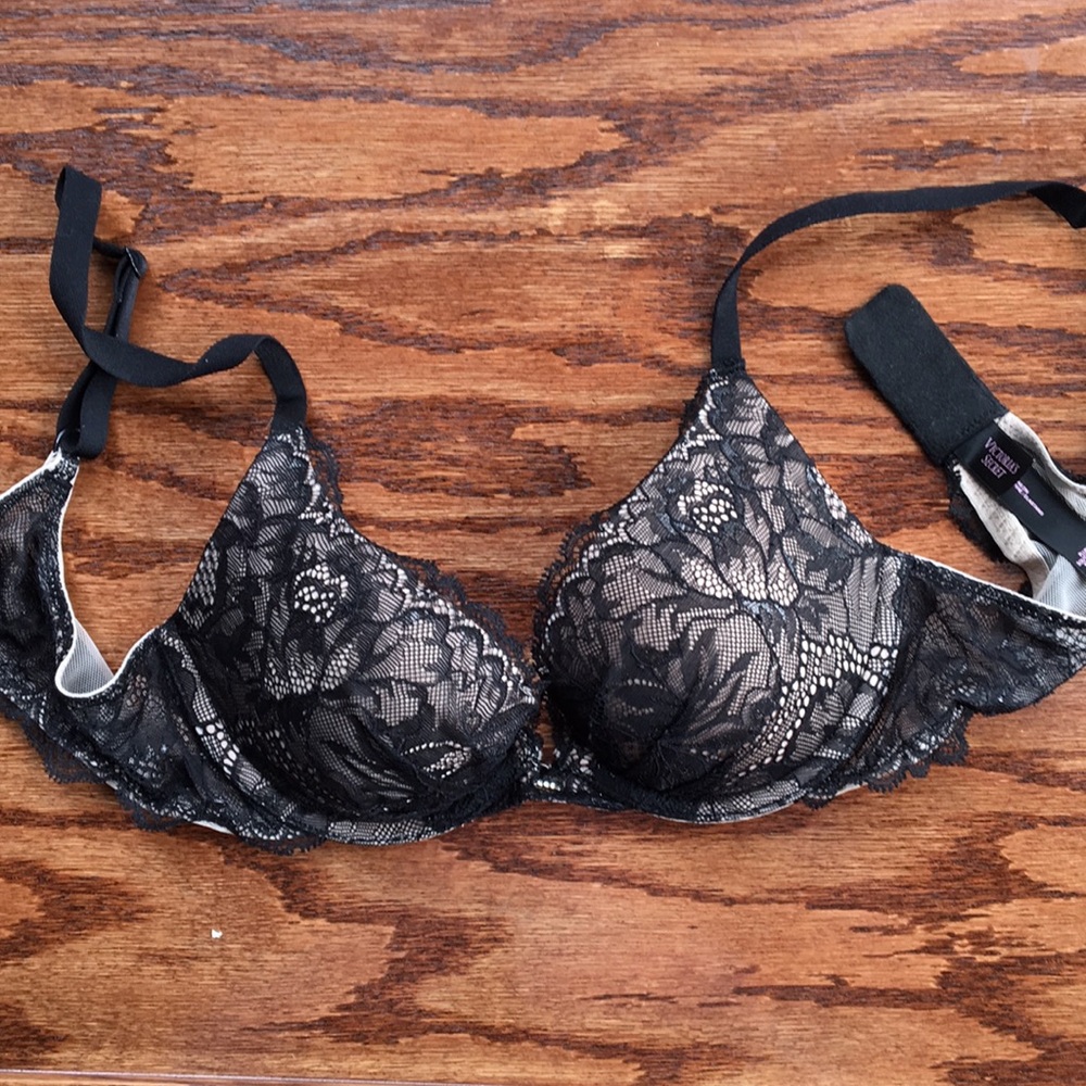 Victoria’s Secret lace plunge push-up bra